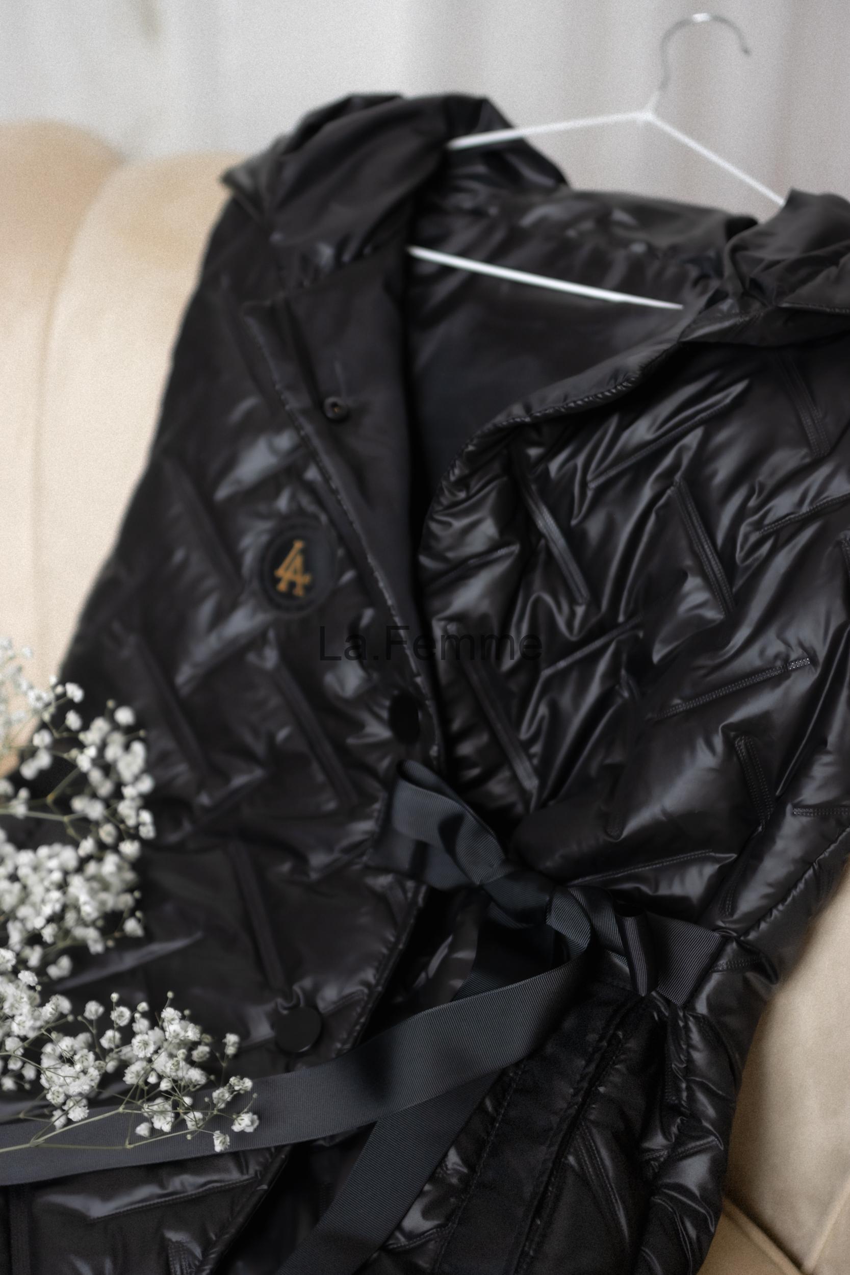 Dlouhá prošívaná dámská vesta Criss-Cross Black